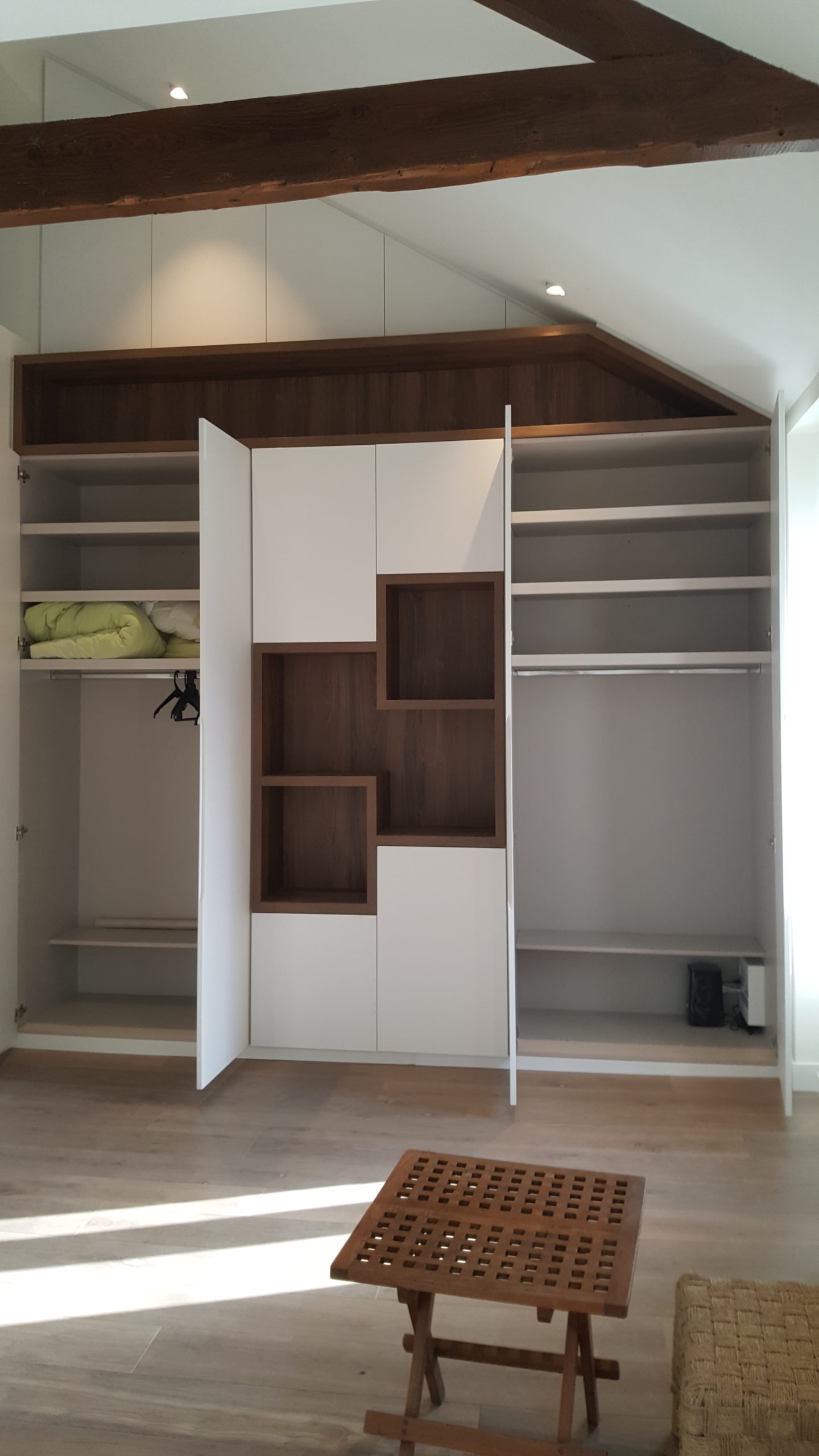 Dressing sur mesure, portes ouvertes